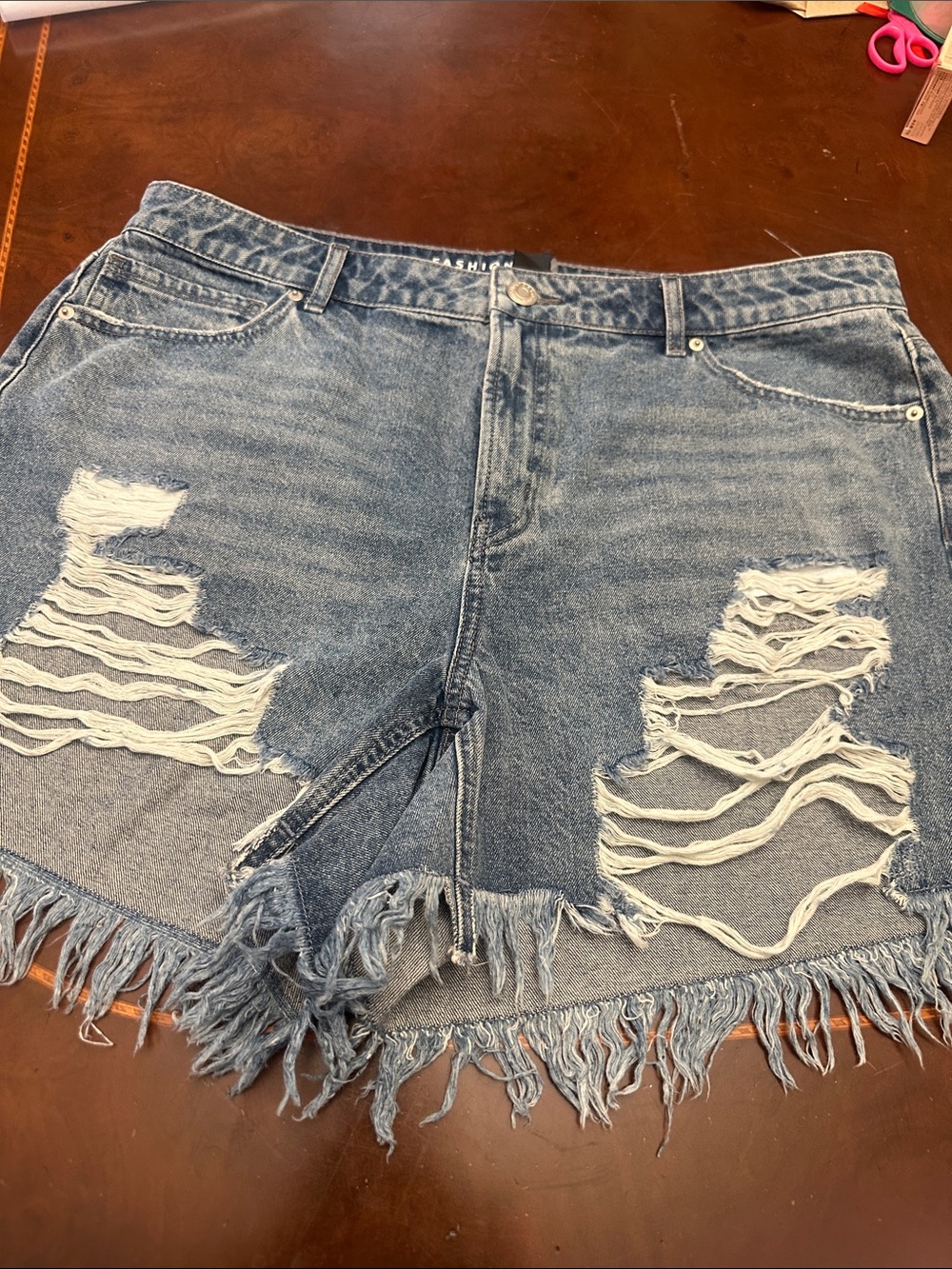 💜#70 Brand new Fashion to Figure distressed shorts